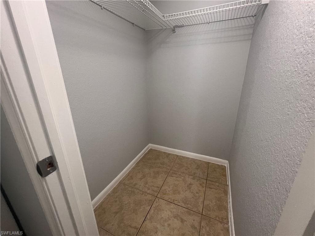 4601 Bayshore Dr A1, Naples, FL 34112-11