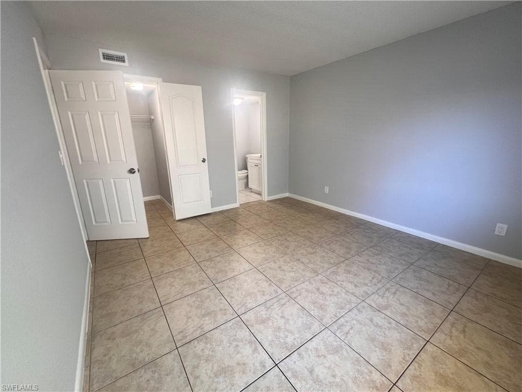 4601 Bayshore Dr A1, Naples, FL 34112-12