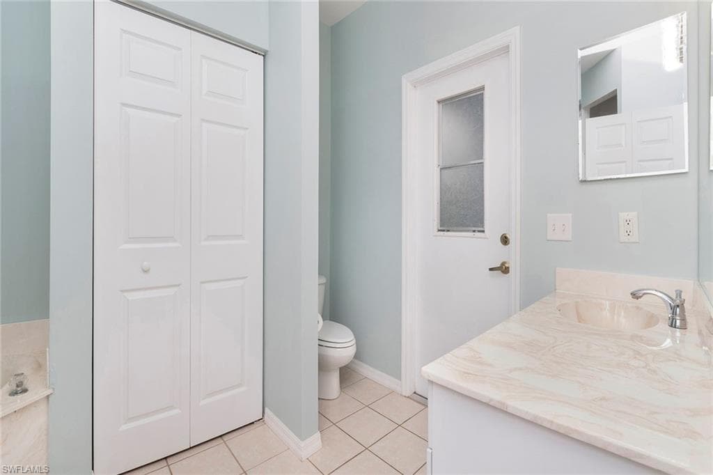 10670 Ankeny Ln, Bonita Springs, FL 34135-16