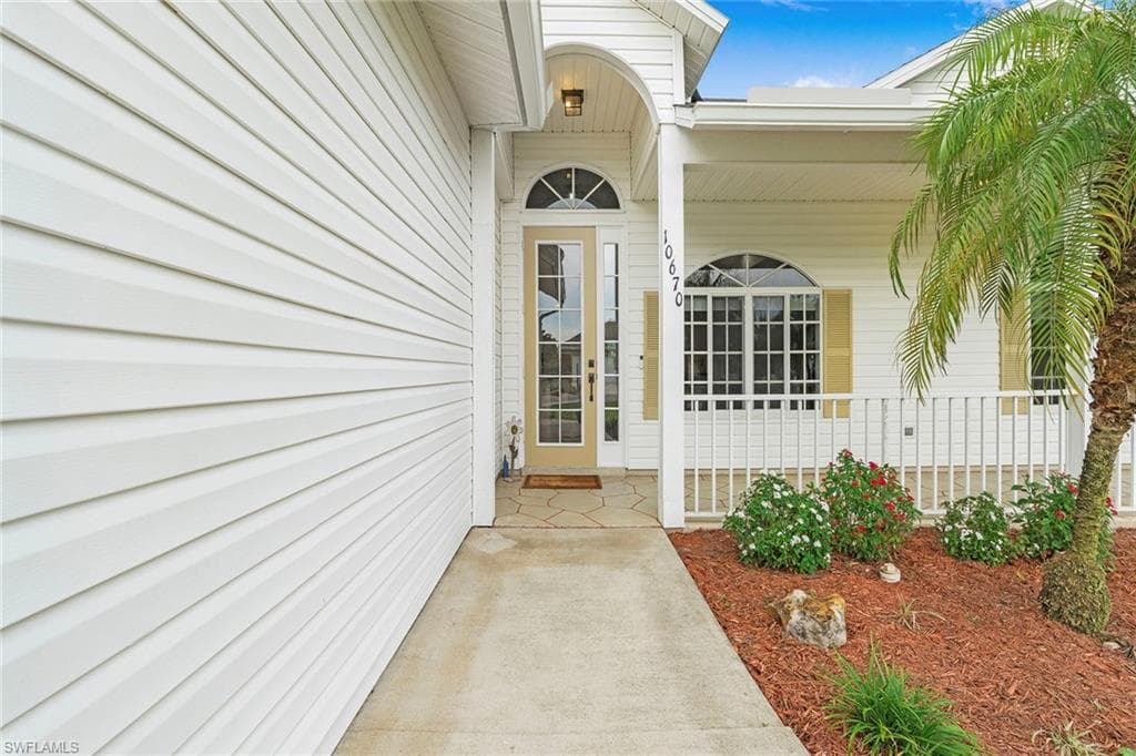 10670 Ankeny Ln, Bonita Springs, FL 34135-4