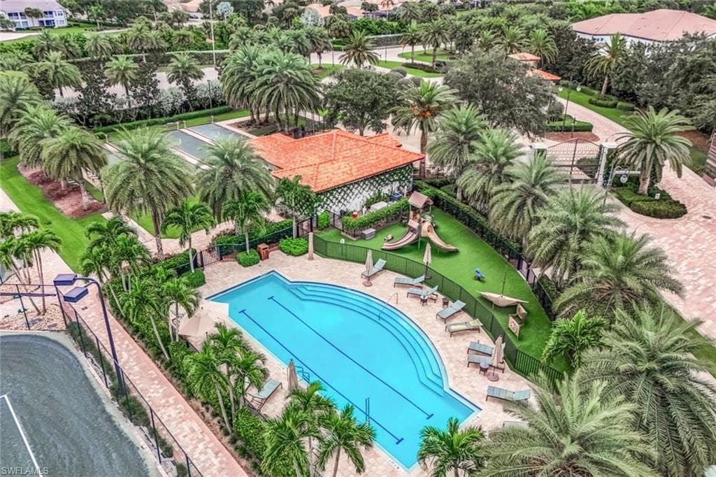 16374 Viansa Way 302, Naples, FL 34110-24