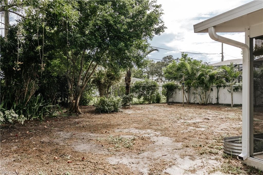 174 2nd St, Bonita Springs, FL 34134-43