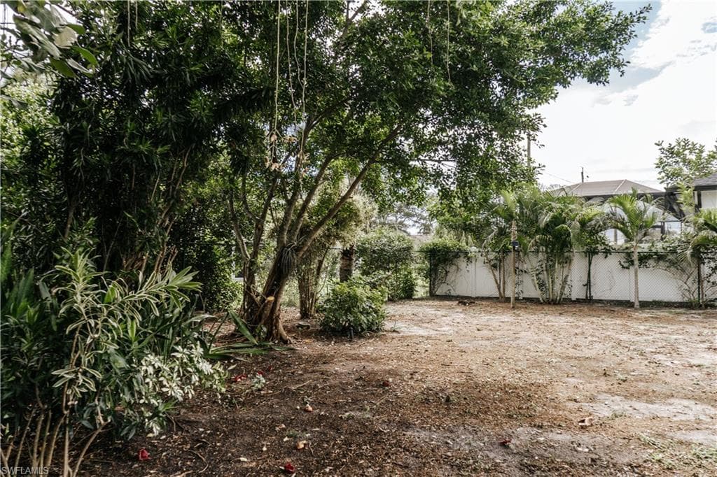 174 2nd St, Bonita Springs, FL 34134-44