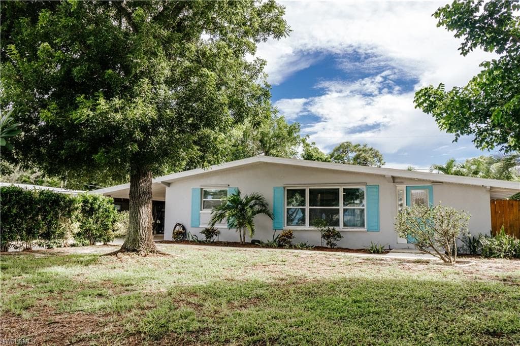 174 2nd St, Bonita Springs, FL 34134-3