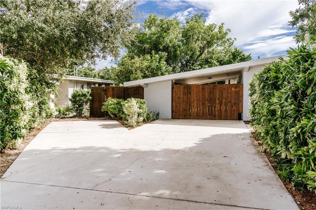 174 2nd St, Bonita Springs, FL 34134-5