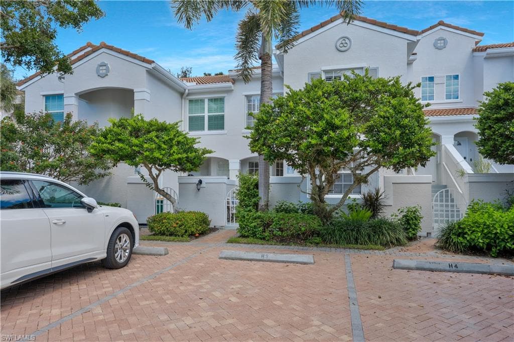 8380 Excalibur Cir H3, Naples, FL 34108-9
