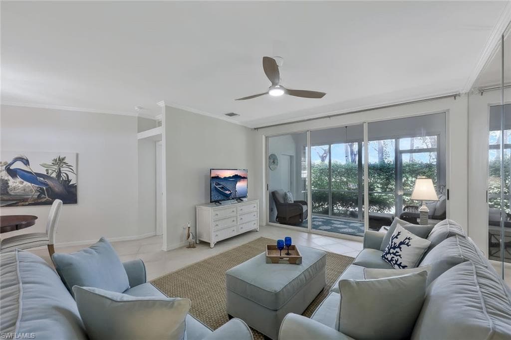 8380 Excalibur Cir H3, Naples, FL 34108-1