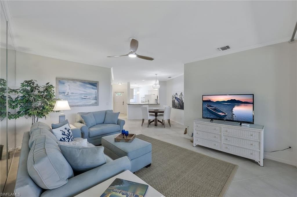8380 Excalibur Cir H3, Naples, FL 34108-2