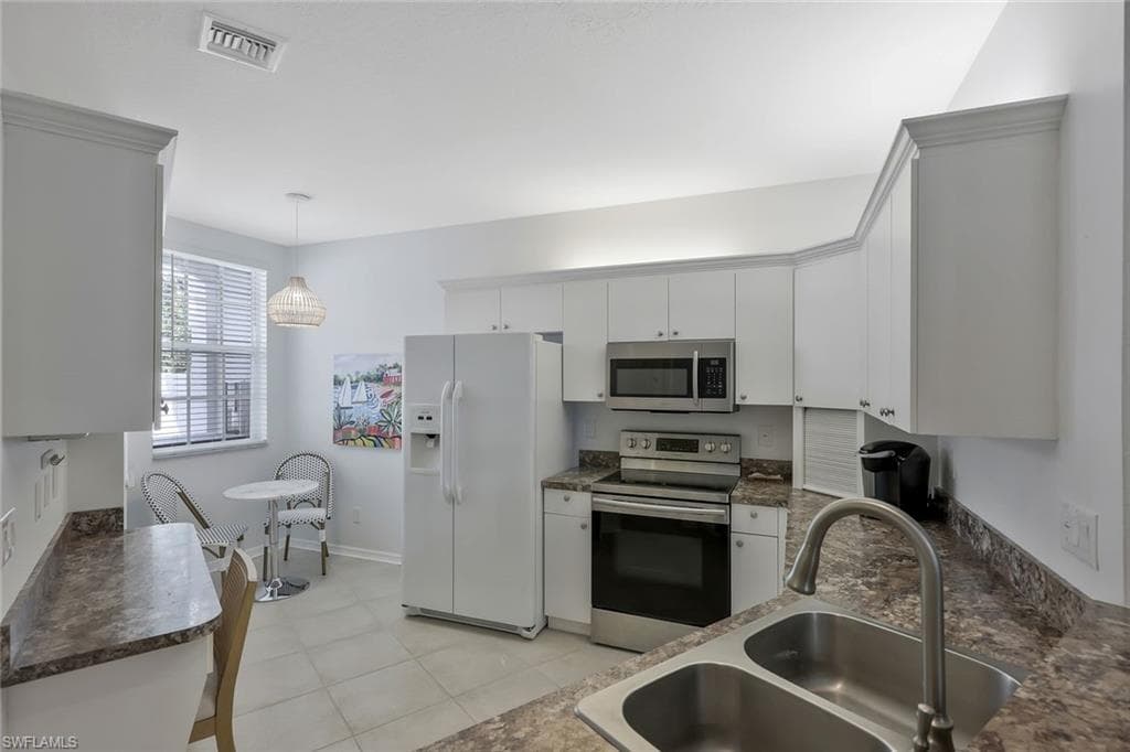 8380 Excalibur Cir H3, Naples, FL 34108-3