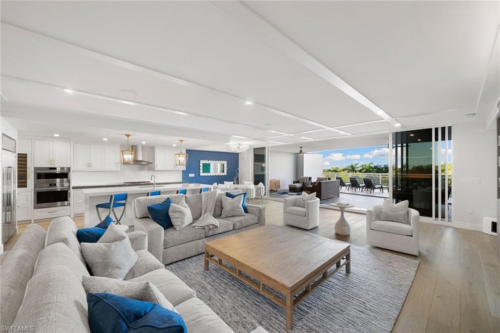 13935 Old Coast Rd 305, Naples, FL 34110-12