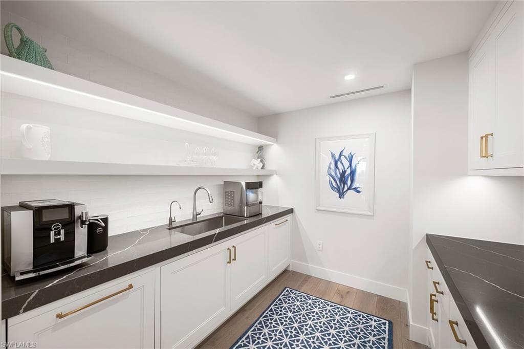 13935 Old Coast Rd 305, Naples, FL 34110-7