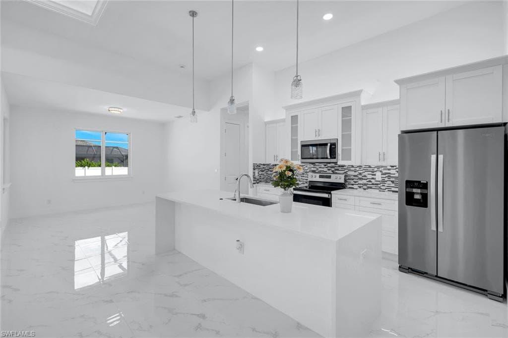 3923 38th St, Cape Coral, FL 33993-13