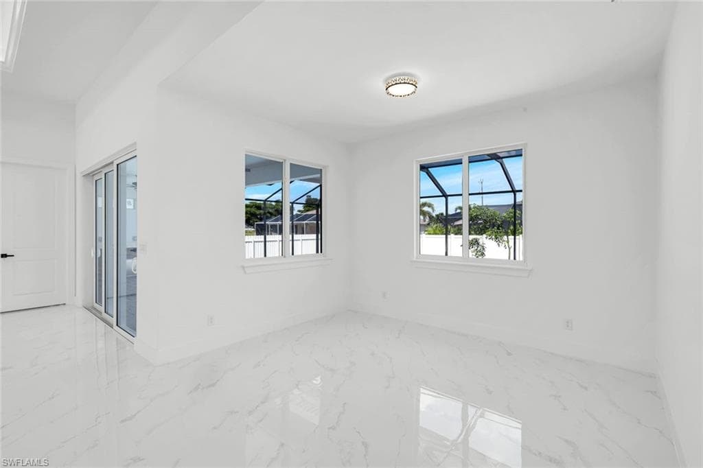 3923 38th St, Cape Coral, FL 33993-15