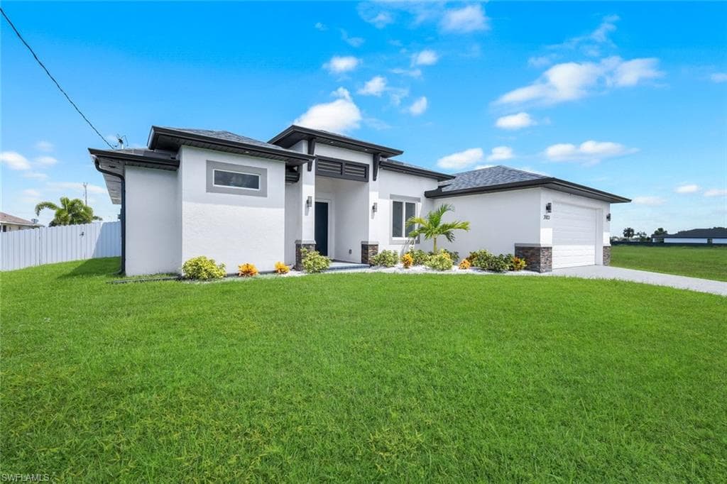 3923 38th St, Cape Coral, FL 33993-4