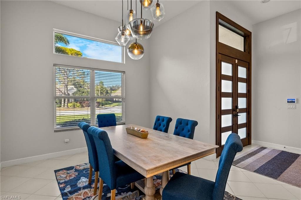 812 Arrowhead Ln, Naples, FL 34108-12