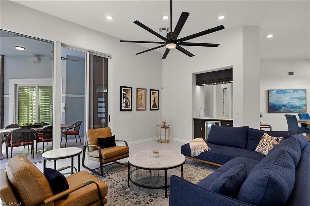 812 Arrowhead Ln, Naples, FL 34108-4