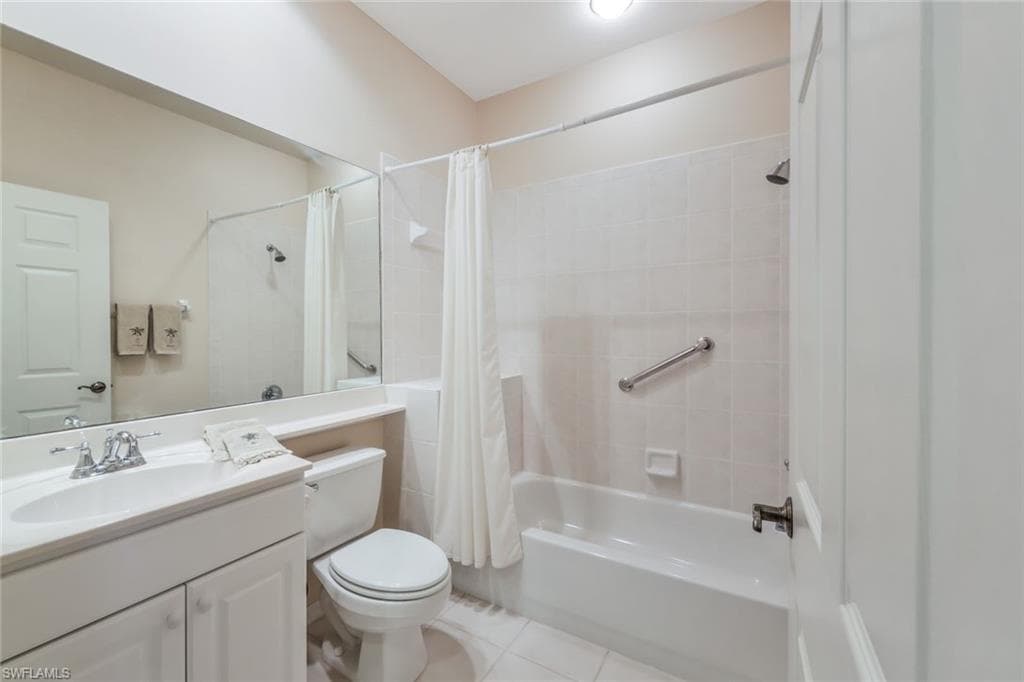 8545 Danbury Blvd 204, Naples, FL 34120-18