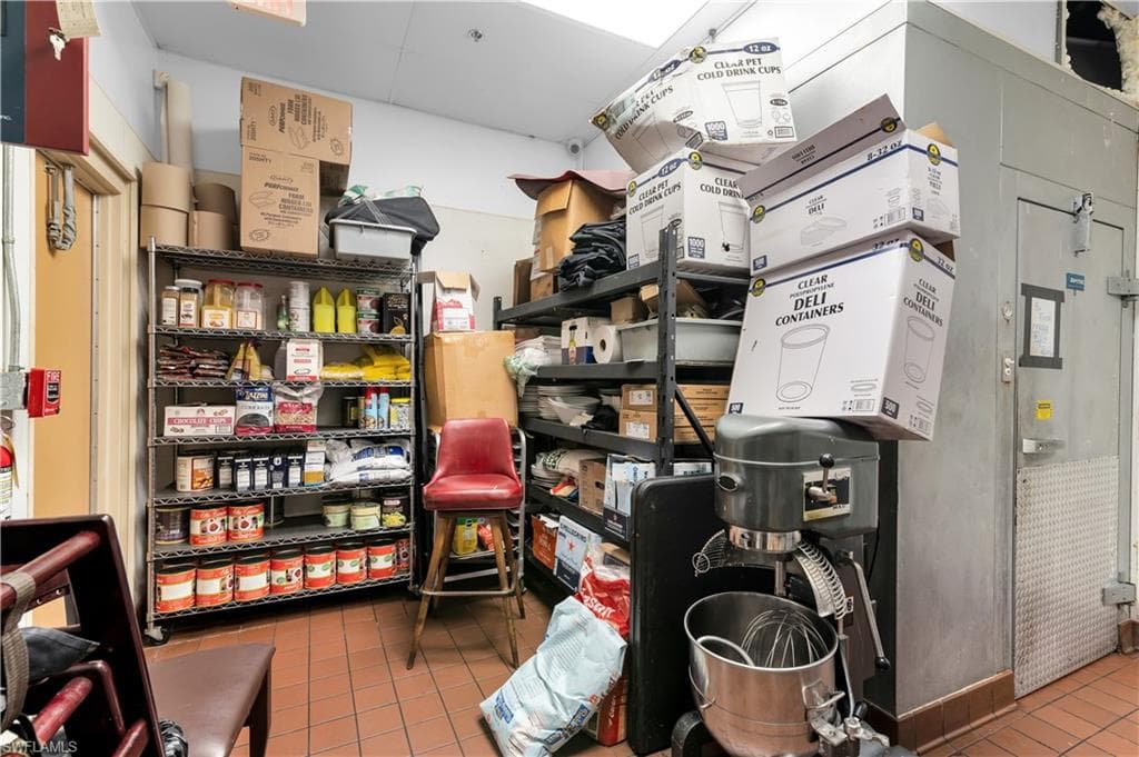 15215 Collier Blvd Collier Blvd 324-325, Naples, FL 34119-19