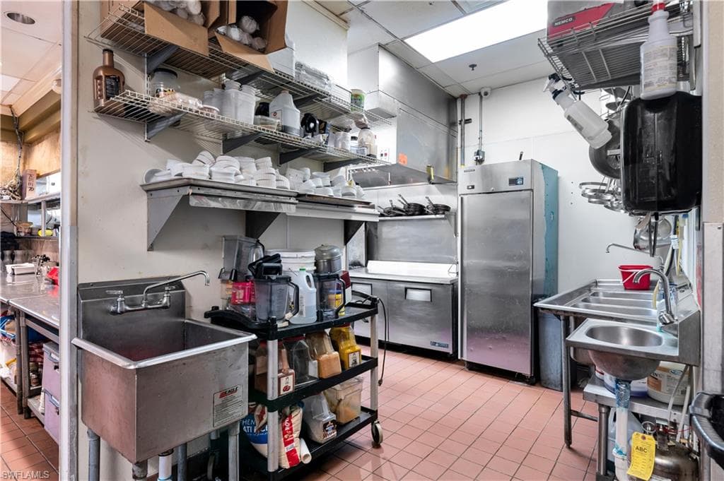 15215 Collier Blvd Collier Blvd 324-325, Naples, FL 34119-22