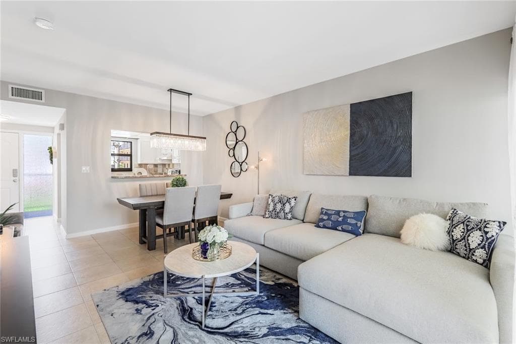 807 River Point Dr 102d, Naples, FL 34102-4