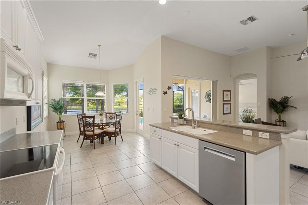 3811 Lakeview Isle Ct, Fort Myers, FL 33905-3
