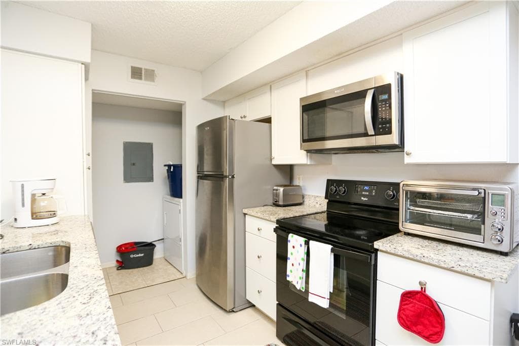 2214 Arbour Walk Cir 2012, Naples, FL 34109-9