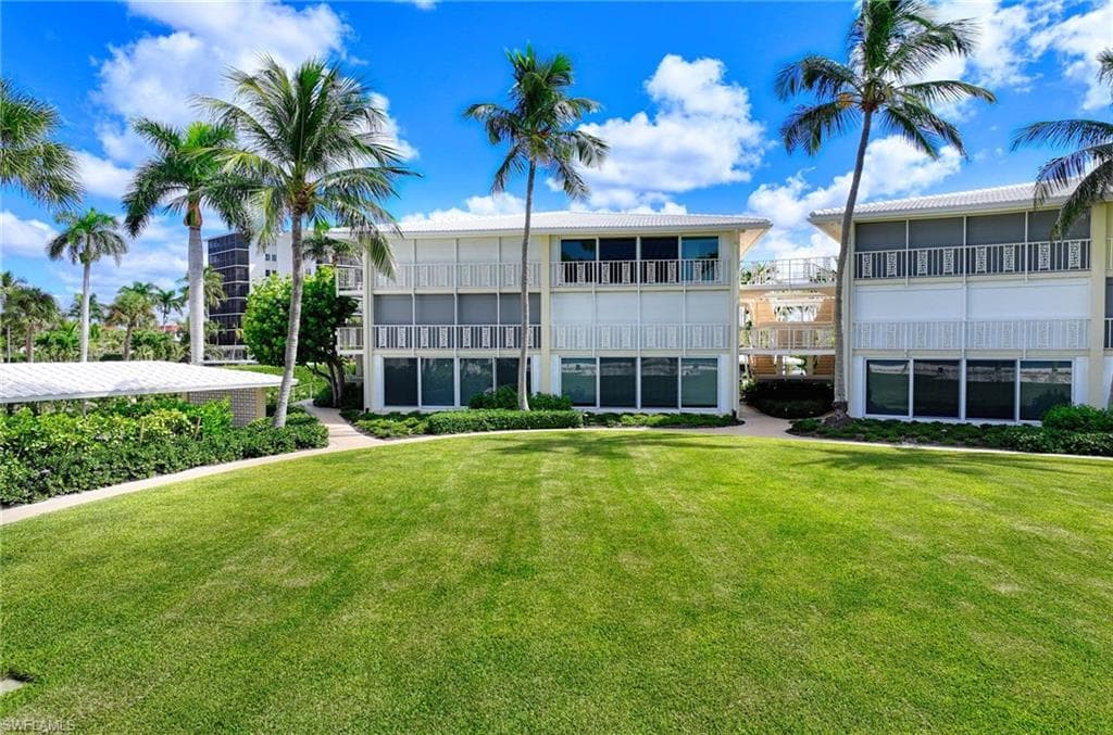 2151 Gulf Shore Blvd N 204, Naples, FL 34102-21