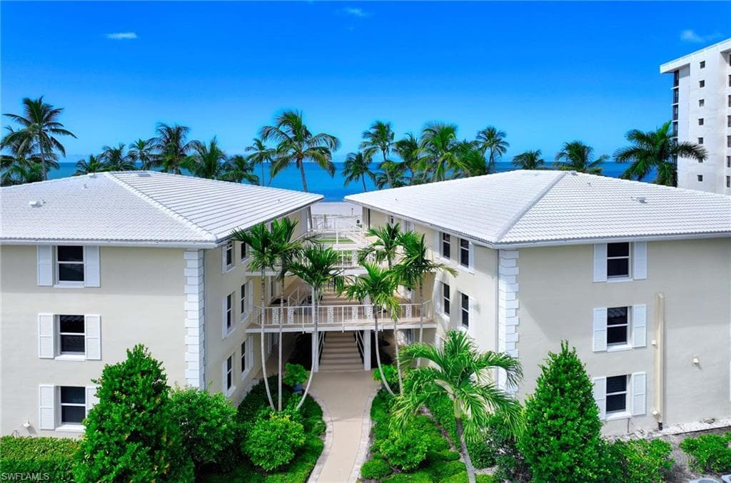 2151 Gulf Shore Blvd N 204, Naples, FL 34102-24