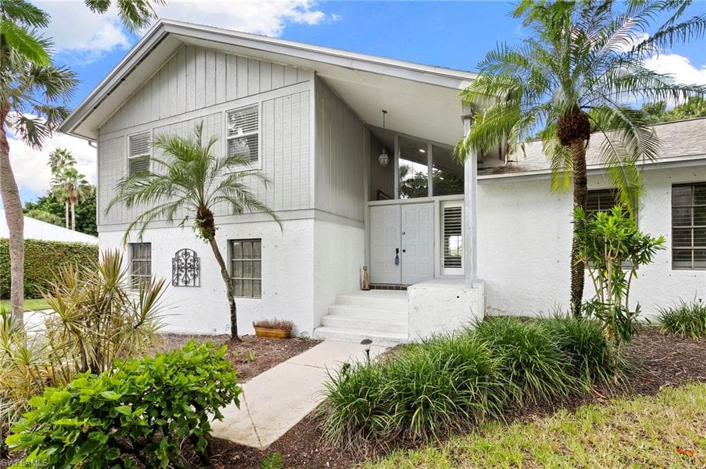 431 Widgeon Pt, Naples, FL 34105-25