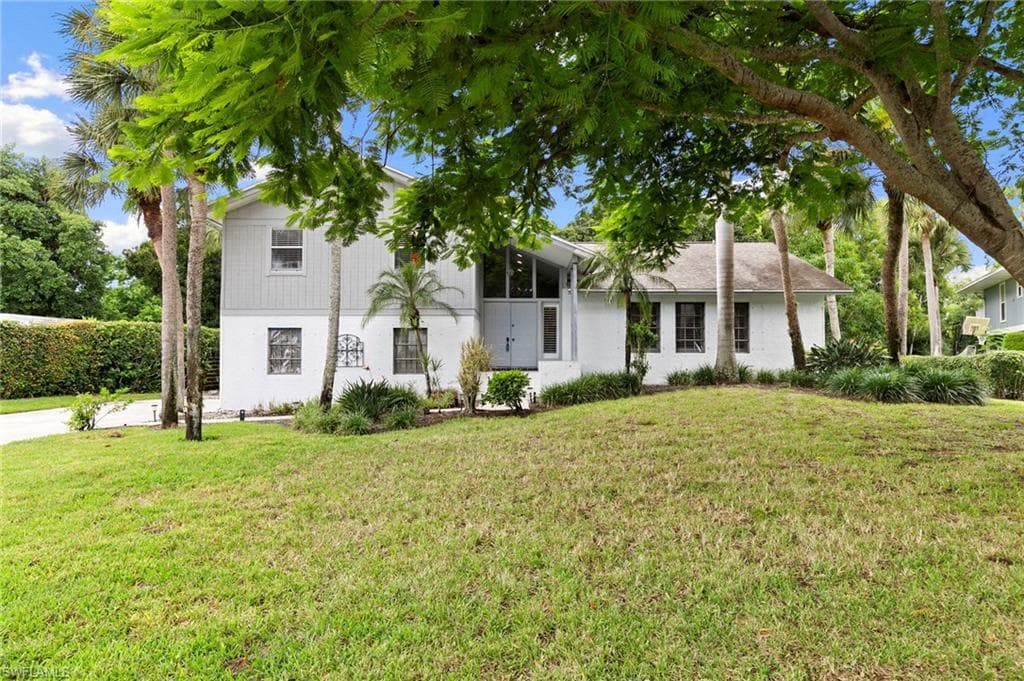 431 Widgeon Pt, Naples, FL 34105-1