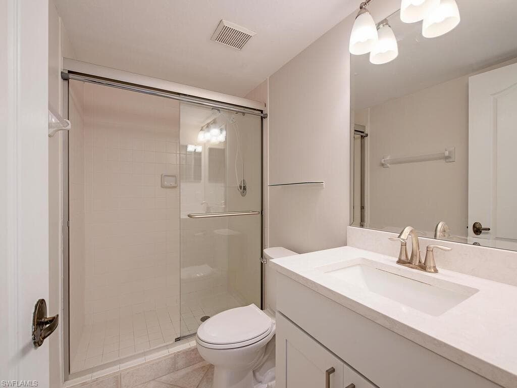 6371 Pelican Bay Blvd N3, Naples, FL 34108-8