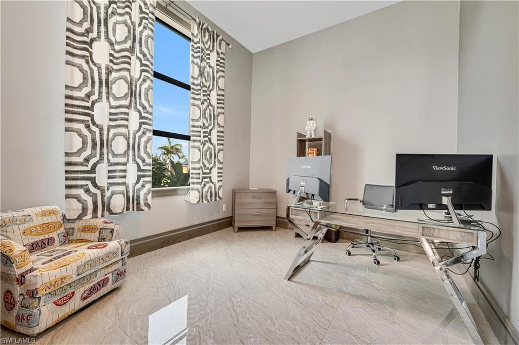 836 Miramar Ct, Cape Coral, FL 33904-14