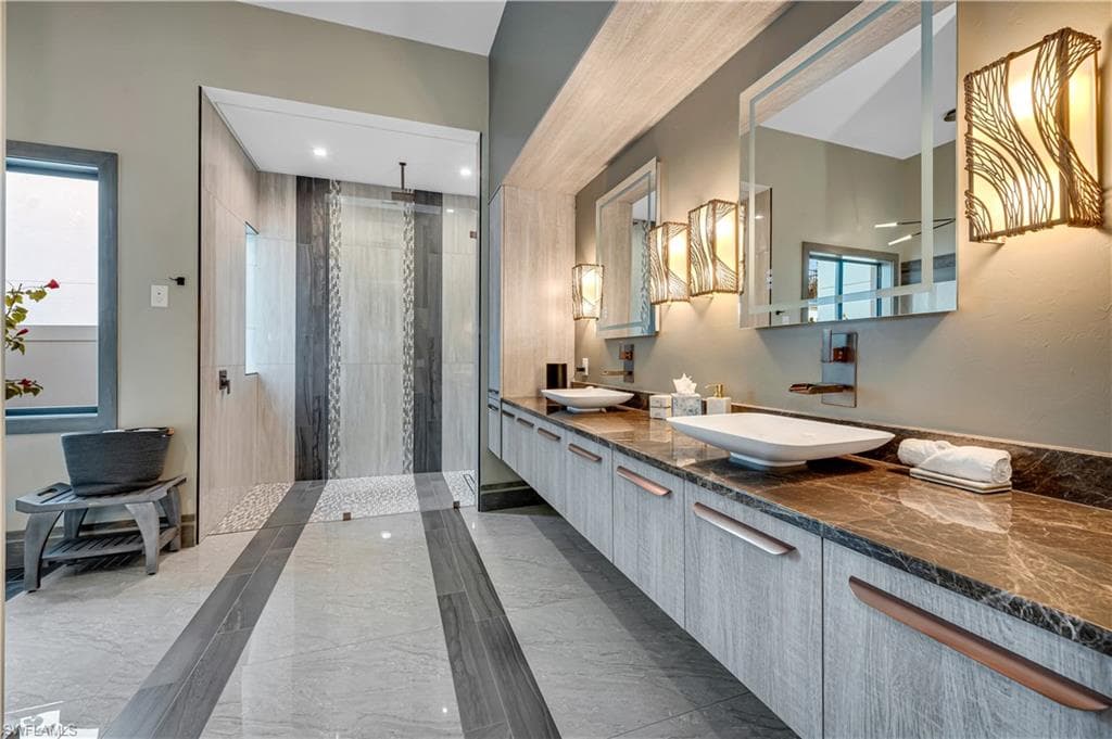 836 Miramar Ct, Cape Coral, FL 33904-22