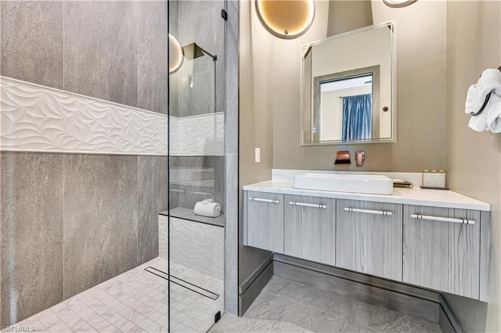 836 Miramar Ct, Cape Coral, FL 33904-24