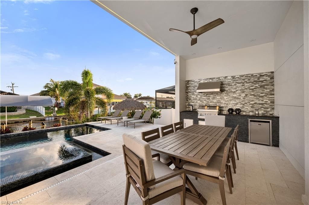 836 Miramar Ct, Cape Coral, FL 33904-27