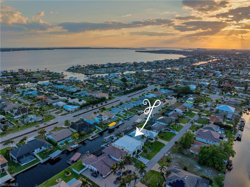 836 Miramar Ct, Cape Coral, FL 33904-2