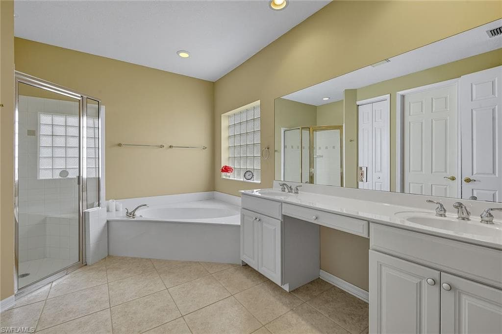 8582 Pepper Tree Way, Naples, FL 34114-16