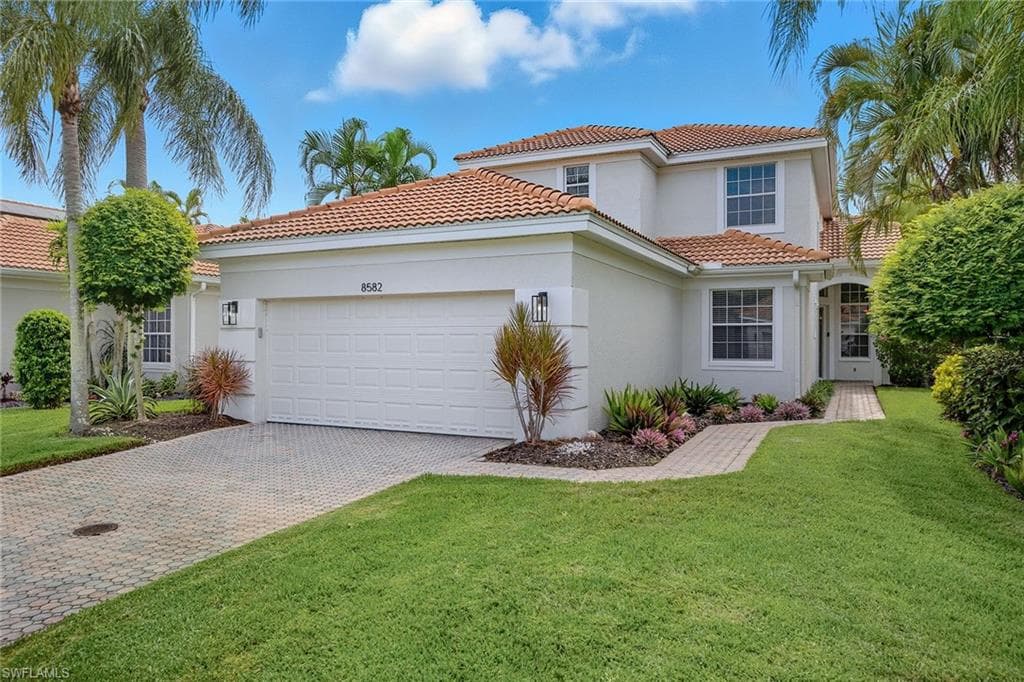 8582 Pepper Tree Way, Naples, FL 34114-1
