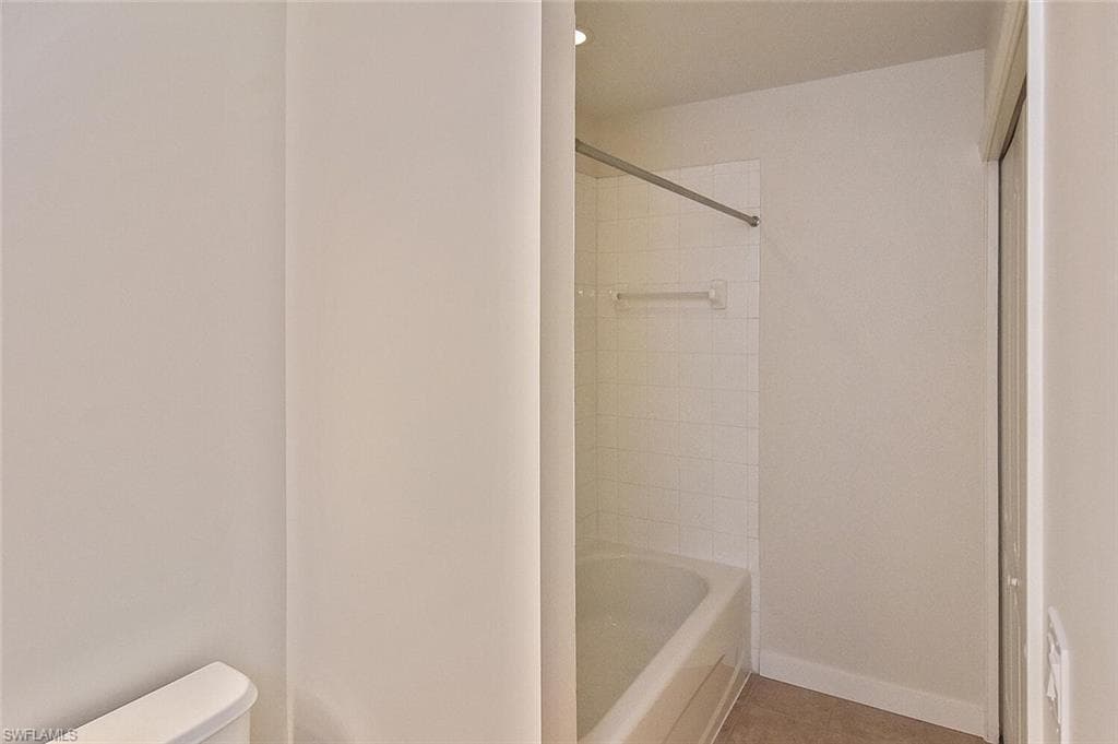 3830 Sawgrass Way 2914, Naples, FL 34112-14