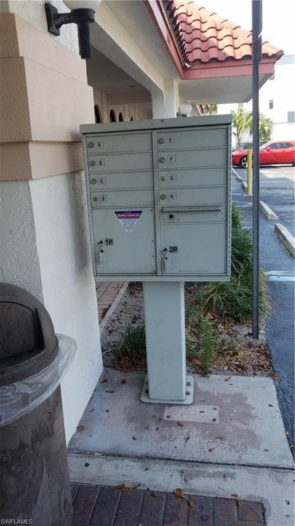 2650 Airport Rd S H, Naples, FL 34112-4