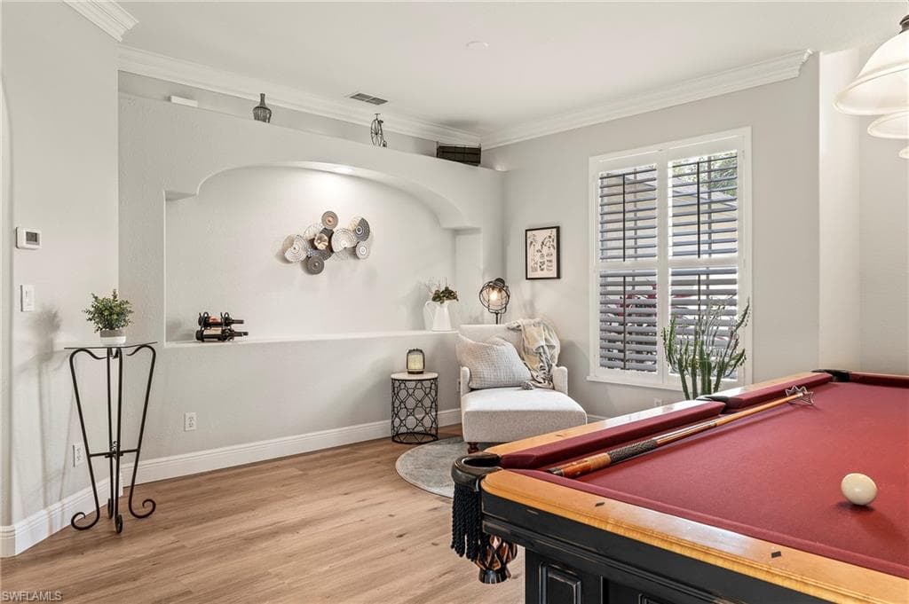 1015 Tivoli Ln, Naples, FL 34104-10