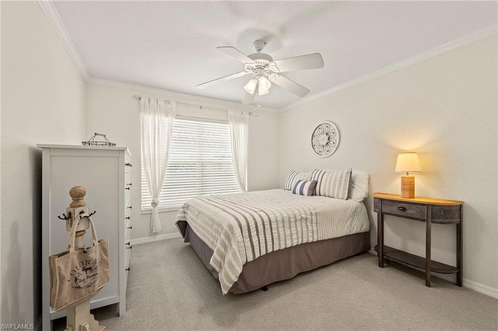 1015 Tivoli Ln, Naples, FL 34104-22