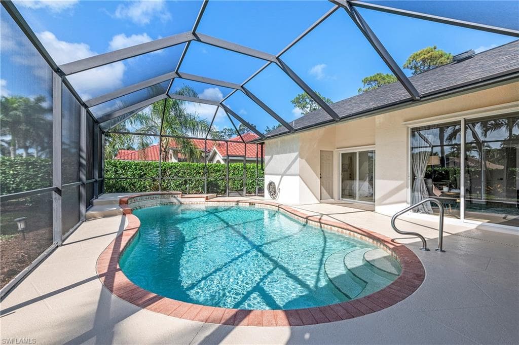1015 Tivoli Ln, Naples, FL 34104-27