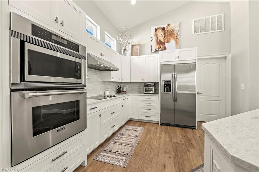 1015 Tivoli Ln, Naples, FL 34104-2