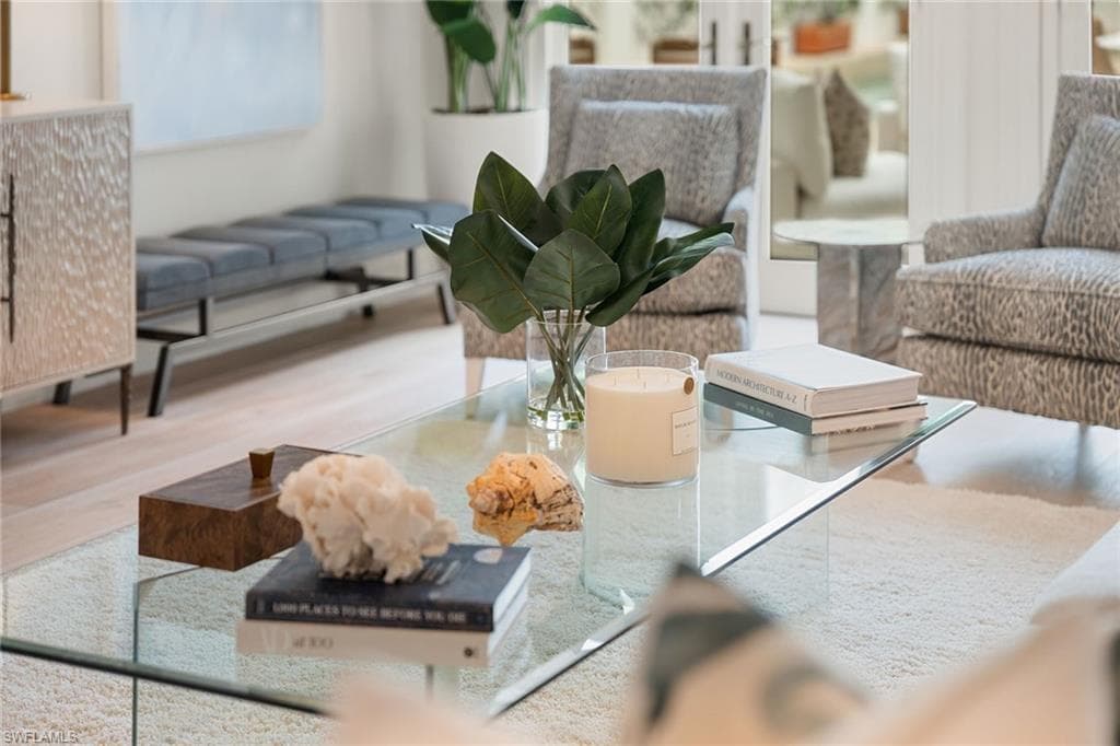 429 14th Ave S, Naples, FL 34102-8