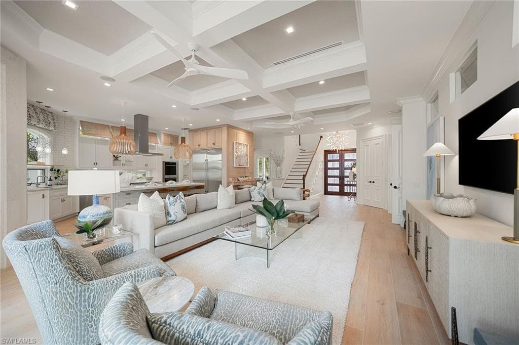 429 14th Ave S, Naples, FL 34102-10