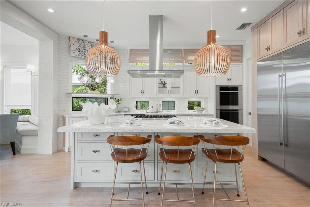 429 14th Ave S, Naples, FL 34102-12