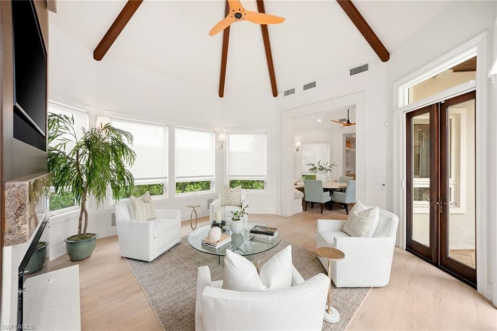 429 14th Ave S, Naples, FL 34102-18