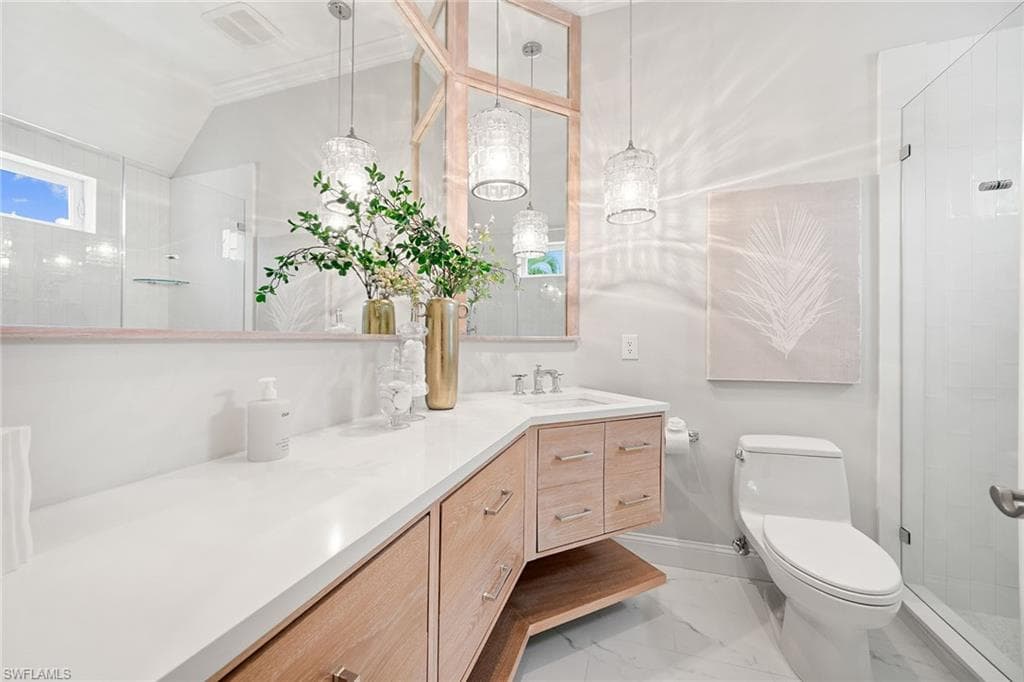 429 14th Ave S, Naples, FL 34102-34