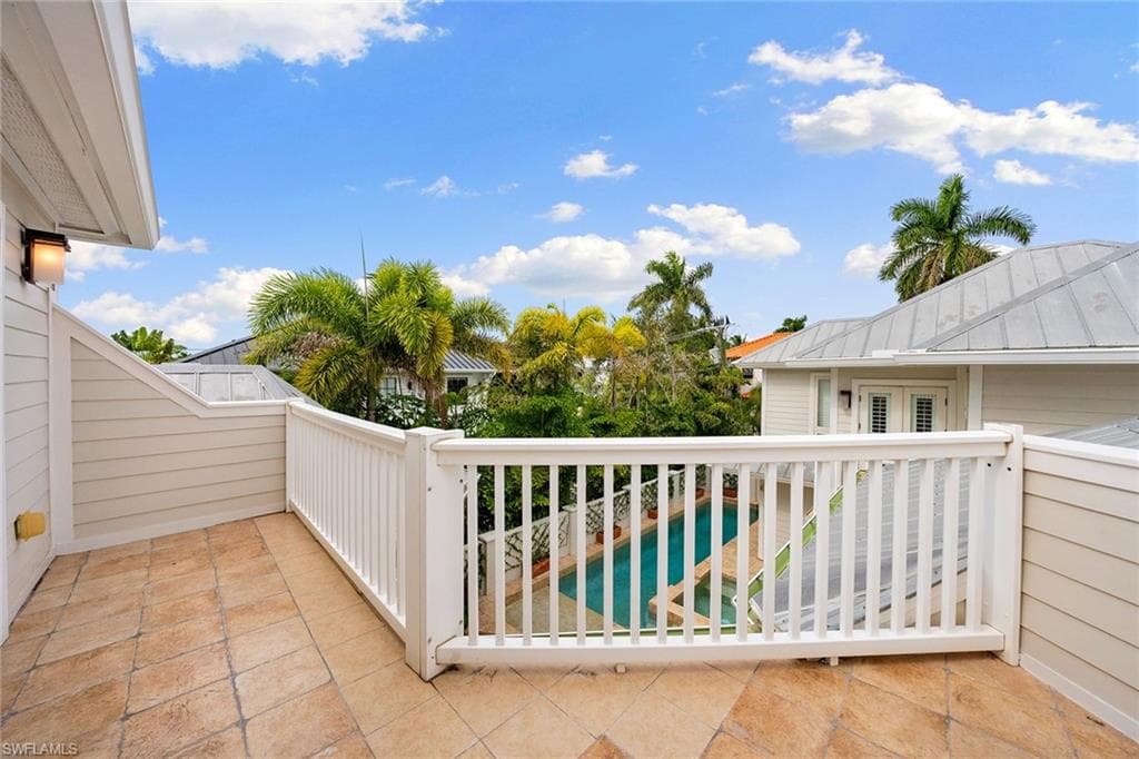 429 14th Ave S, Naples, FL 34102-35